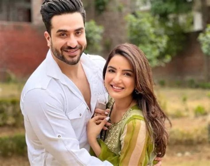 Are jasmin and aly goni dating?