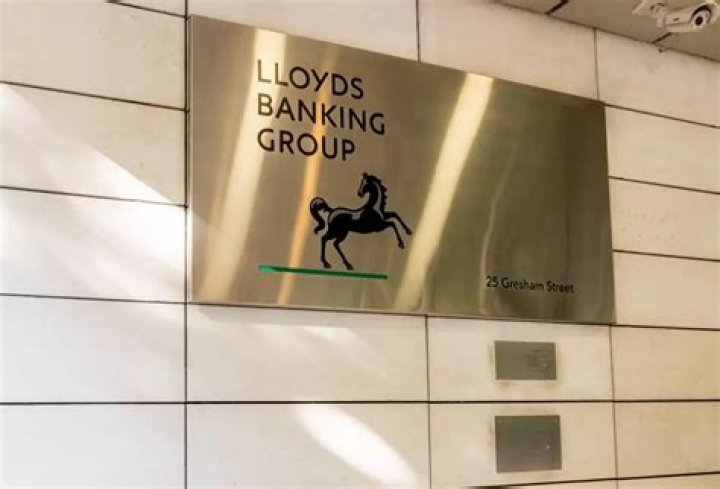 Are lloyds shares a good buy?