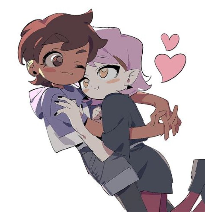 Are luz and amity dating?