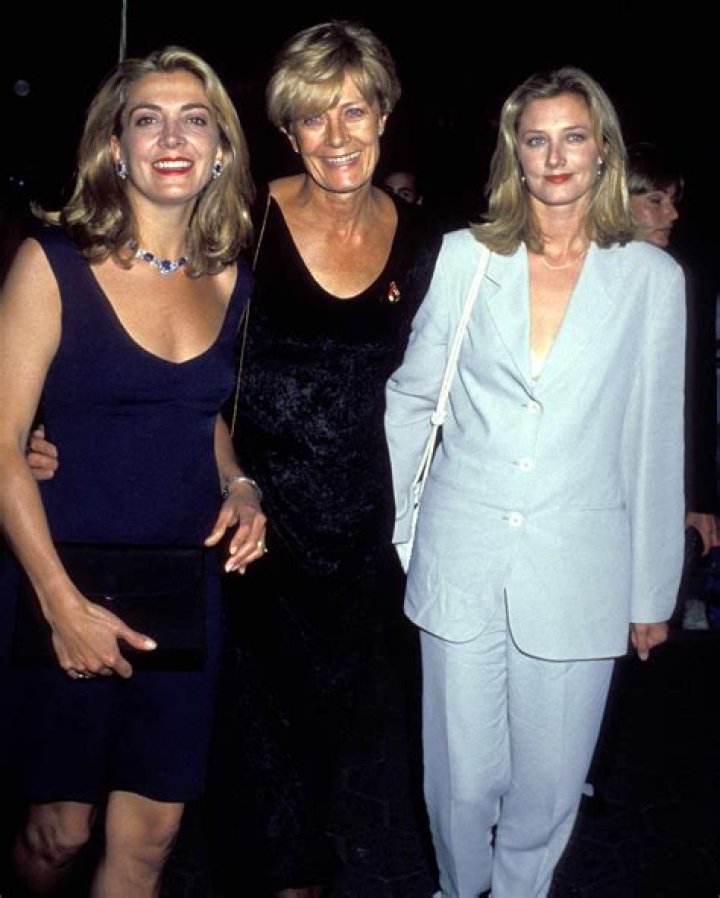 Are lynn redgrave and vanessa redgrave related?