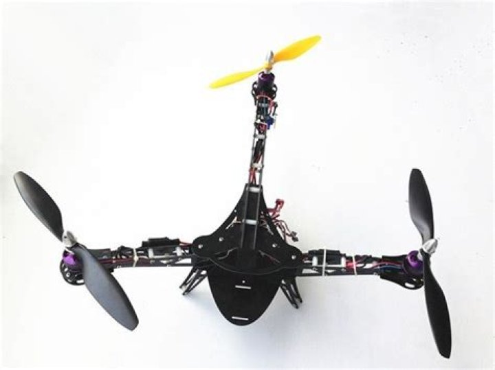 Can a drone fly with 3 propellers?