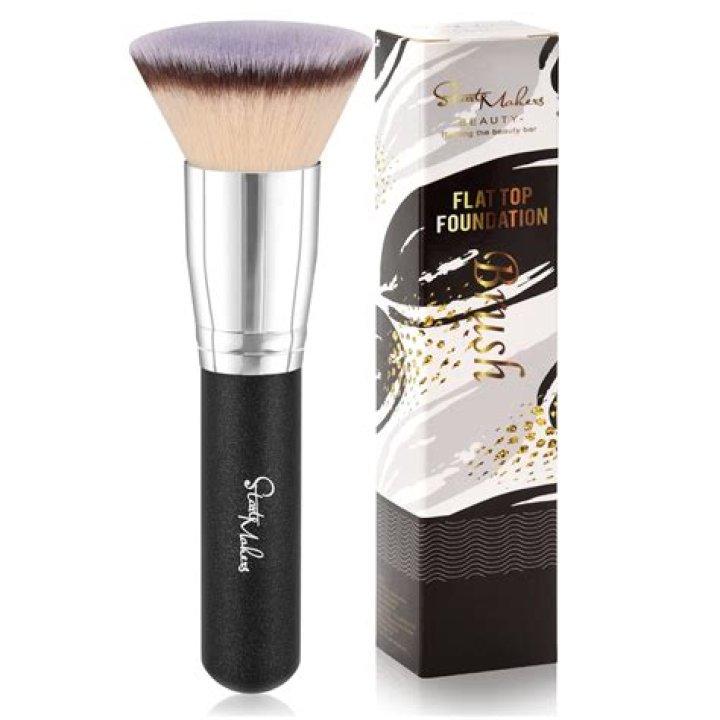 Can a kabuki brush be used for liquid foundation?