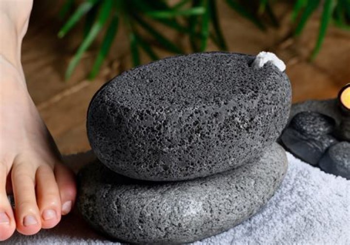 Can a pumice stone be disinfected?