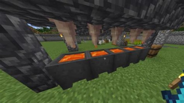 Can u put lava in a cauldron?