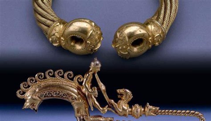 Did celts wear horned helmets?