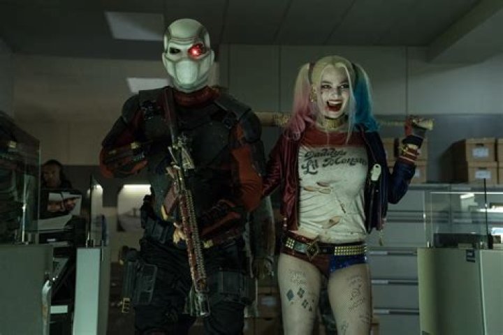 Did deadshot die in suicide squad movie?
