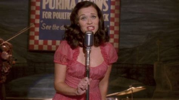 Did reese witherspoon sing in walk the line?