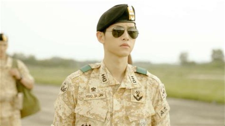Did song joong ki go to the army?