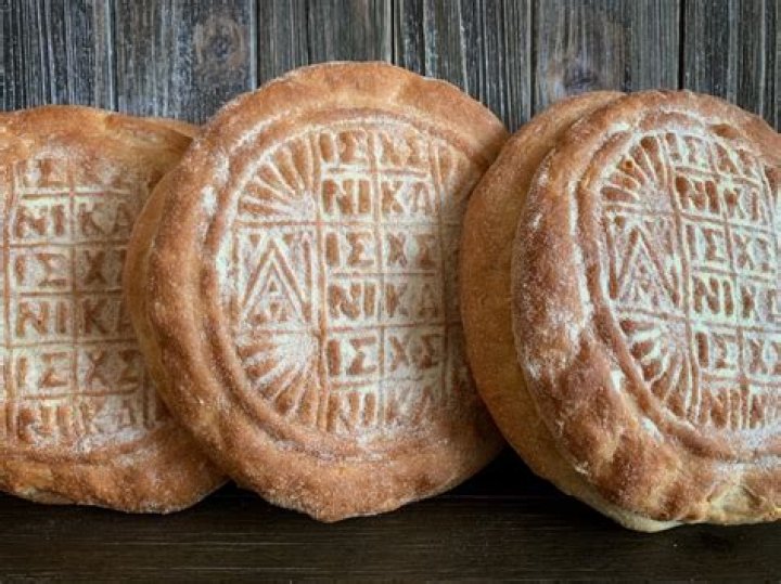 Do eastern orthodox have leavened bread?