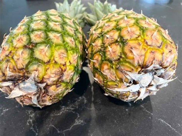 Do pineapples ripen on the shelf?