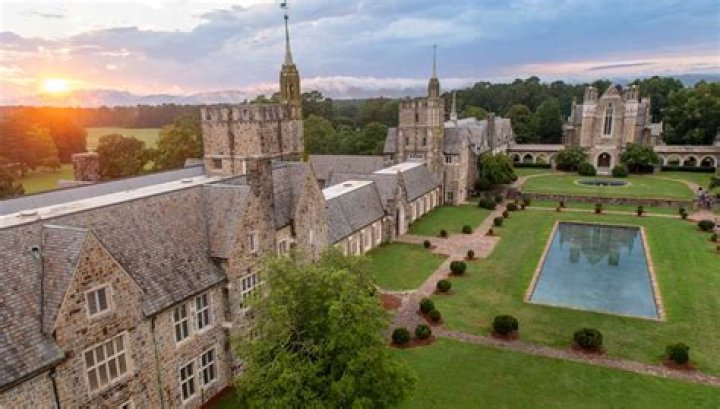 Do rockford have a curfew?