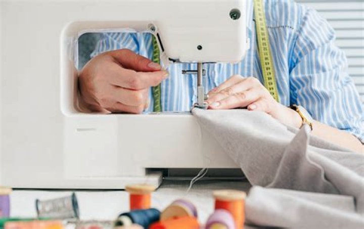 Do seamstresses make money?
