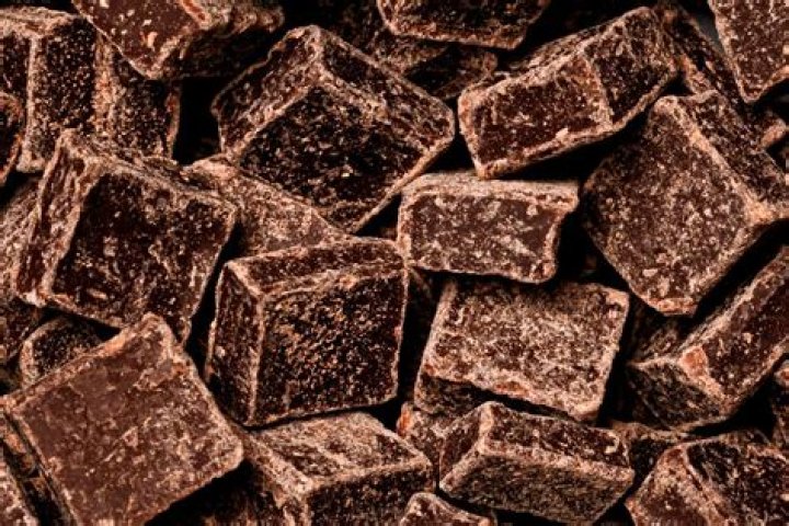 Do unsweetened chocolate squares go bad?