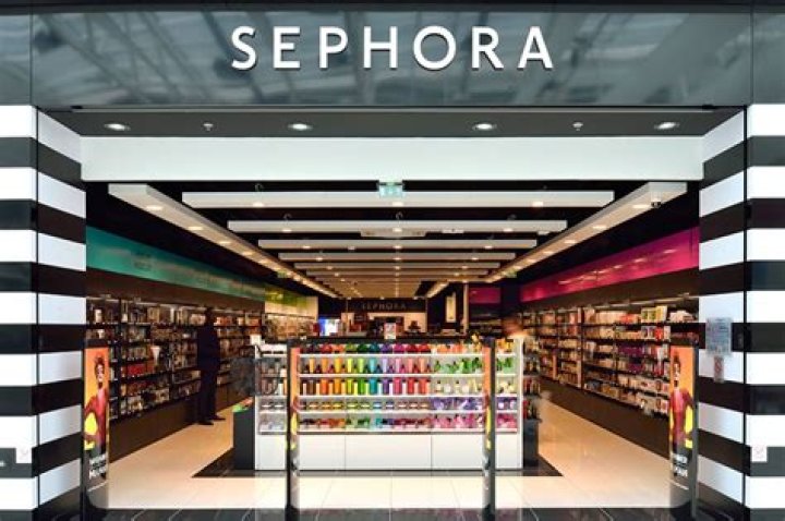 Does coquitlam center have sephora?