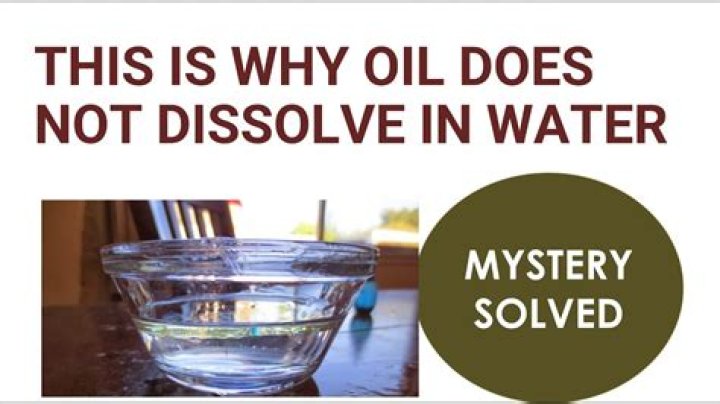 Does isoamyl acetate dissolve in water?