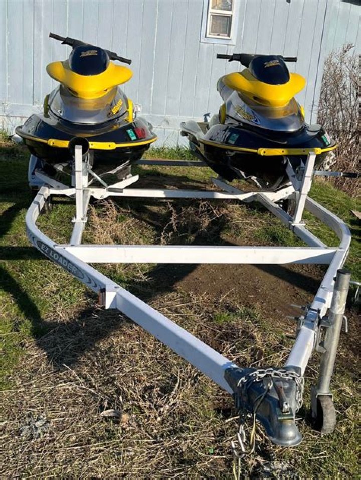 Does jet skis have titles?