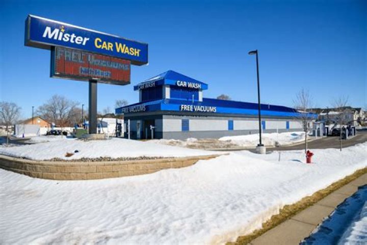 Does mister car wash scratch your car?