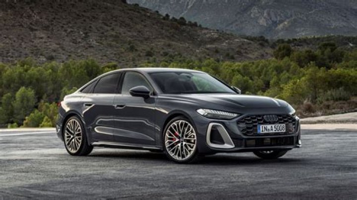 Does sedan mean saloon?