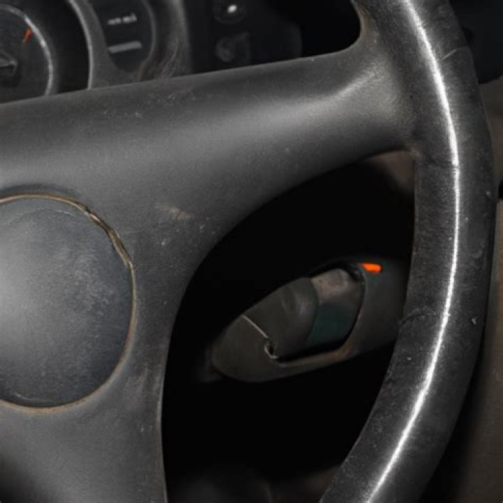 Does steering wheel lock when battery is dead?