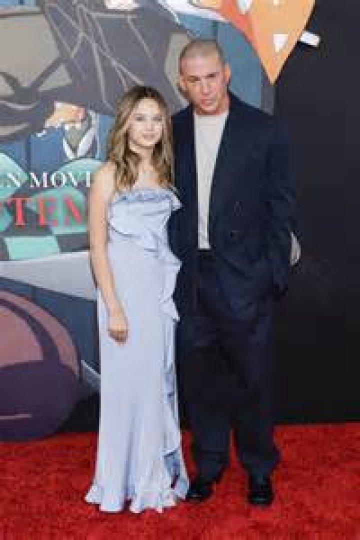 Does tatum channing sing?