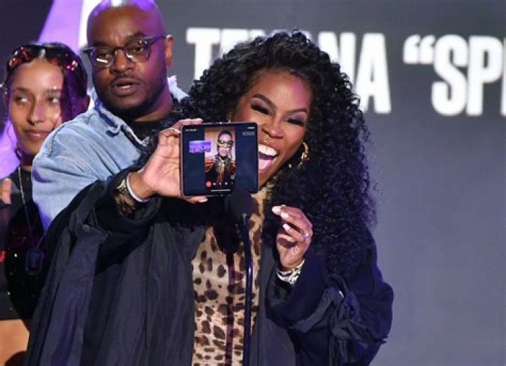 Does the bet awards come on tonight?