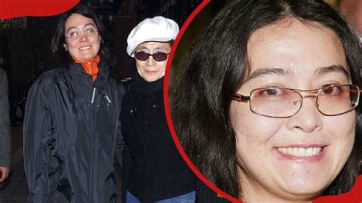 Does yoko ono have a daughter?