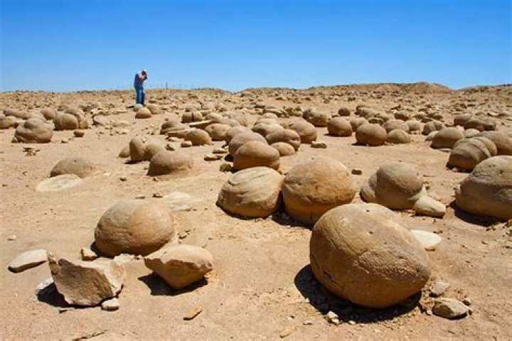 How are concretions formed?