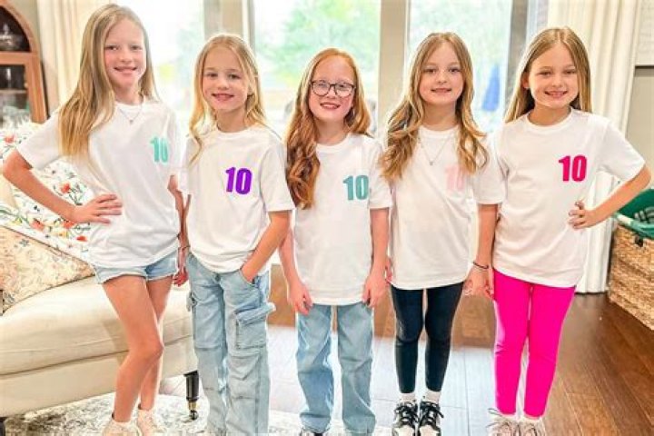 How are hazels eyes on outdaughtered?