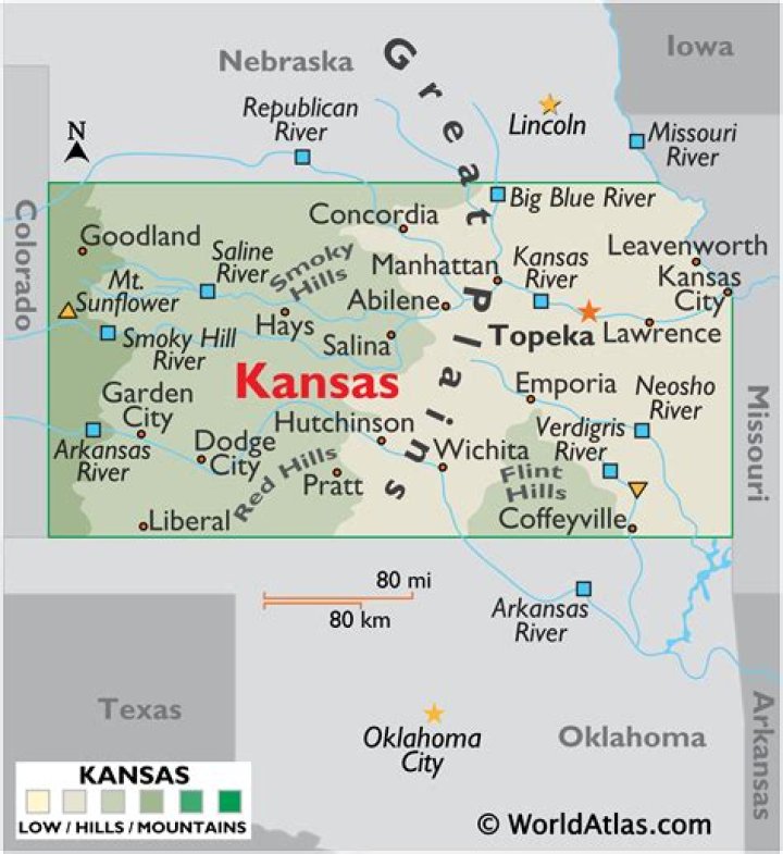 How big is emporia kansas?