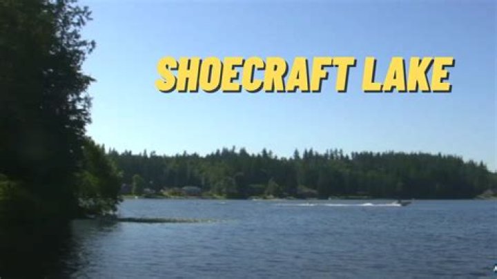 How big is lake shoecraft?