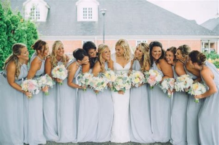 How bridesmaids should i have?