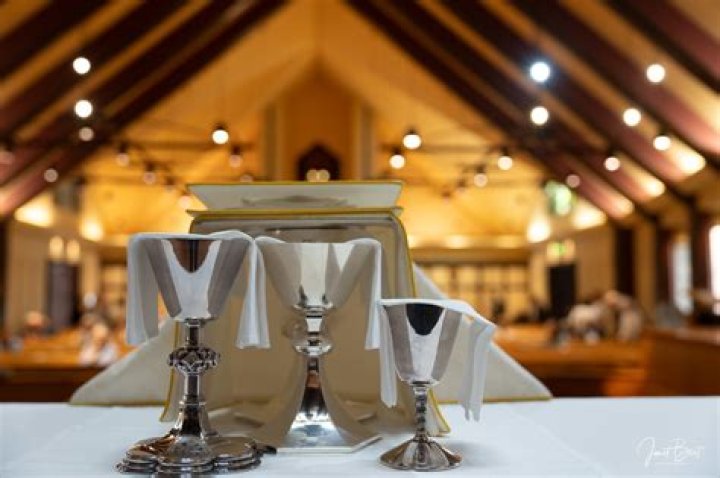 How do anglicans pray?