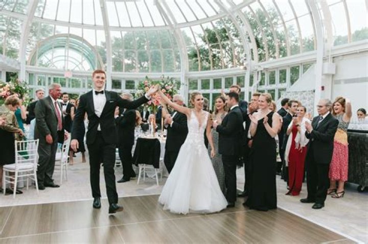 How much is a wedding at the brooklyn botanic garden?