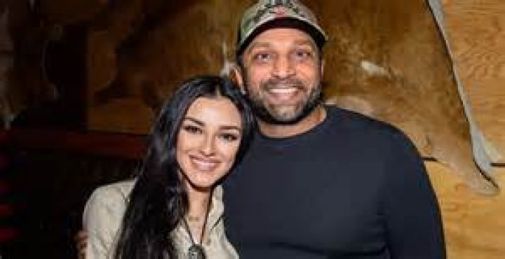 How old is brs kash?