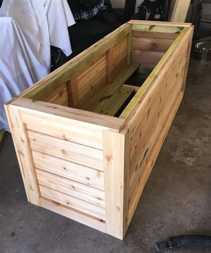 How to line a timber planter box?
