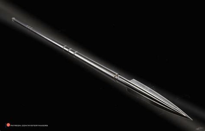 Is captain phasma's spear made of beskar?