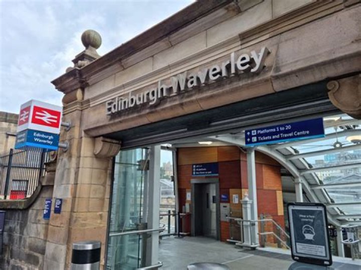 Is edinburgh station edinburgh waverley?