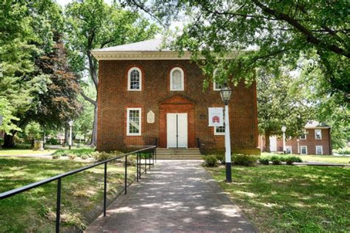 Is falls church in alexandria?