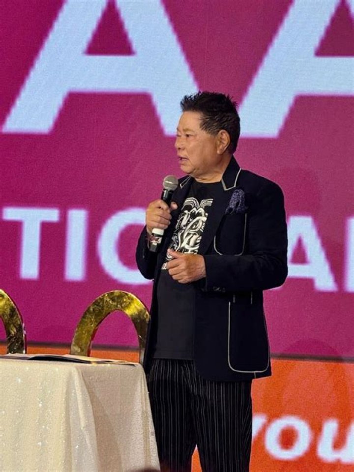 Is hoang kieu a billionaire?