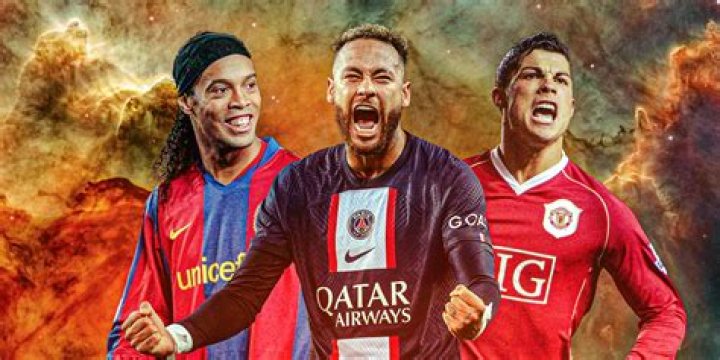 Is ronaldo a right winger?