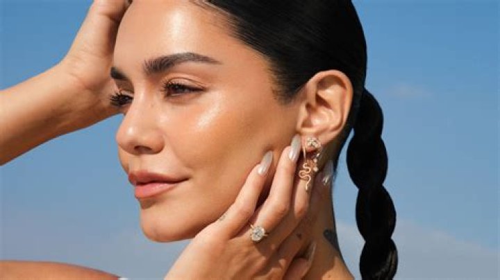 Is vanessa hudgens filipino?