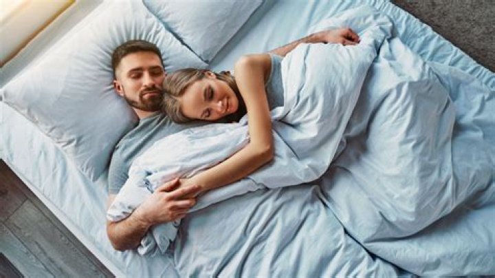 Should husband and wife sleep in separate rooms?