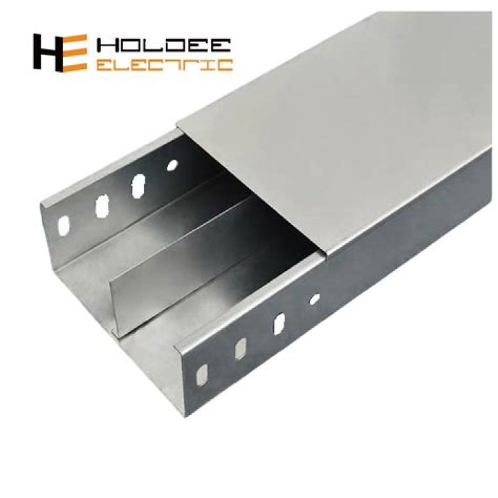 Should metal trunking be earthed?