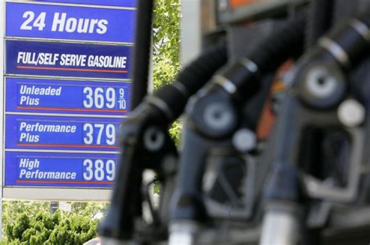 Should you tip gas pumpers?