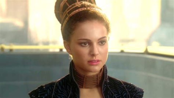 Was natalie portman in thor ragnarok?