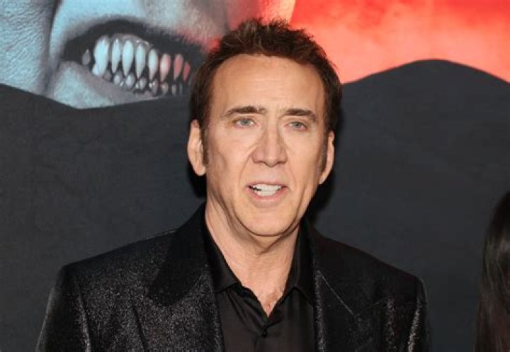 Was nicolas cage missing a tooth in moonstruck?