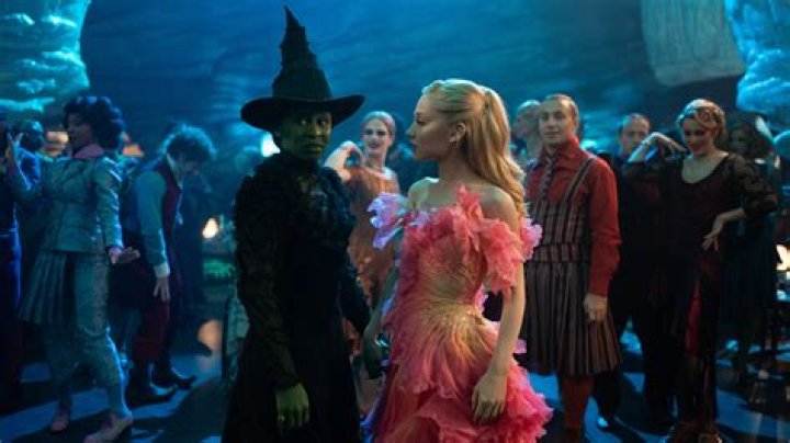 Were elphaba and glinda in love?