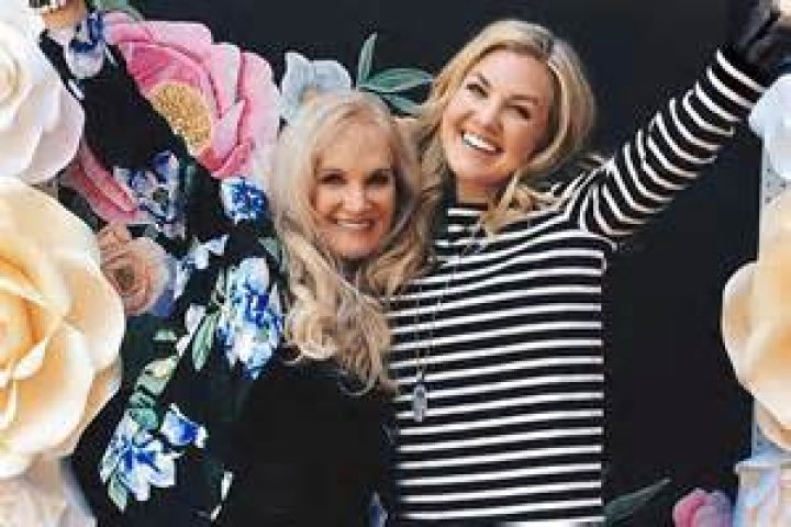 What age is lori loughlin?