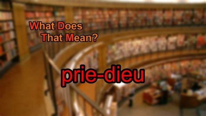 What does prie dieu mean?