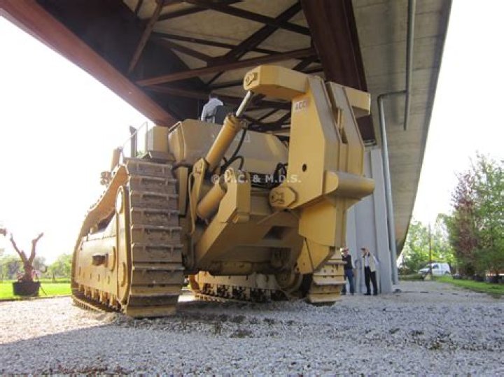 Whats the biggest dozer made?